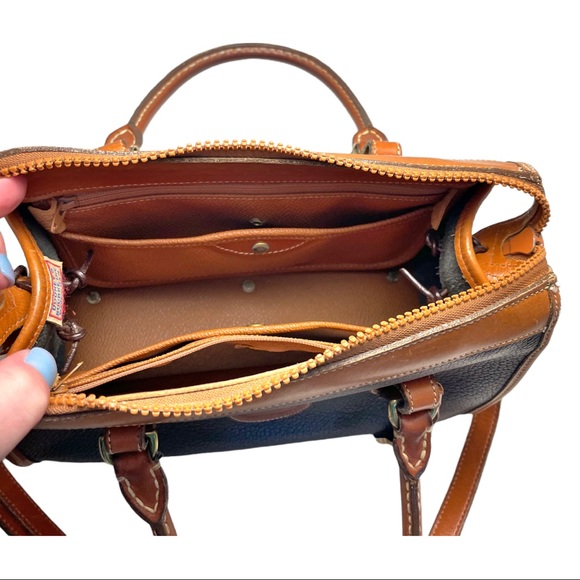 Vintage Dooney & Burke- Black/Brown Leather Handbag w/ Shoulder Strap - Picture 10 of 12